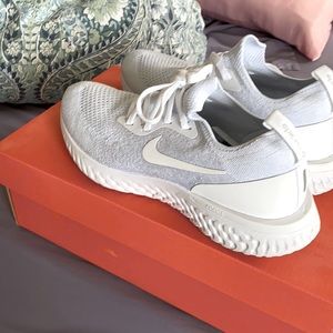 Nike Epic React Flyknit EUC! Size 7 😍